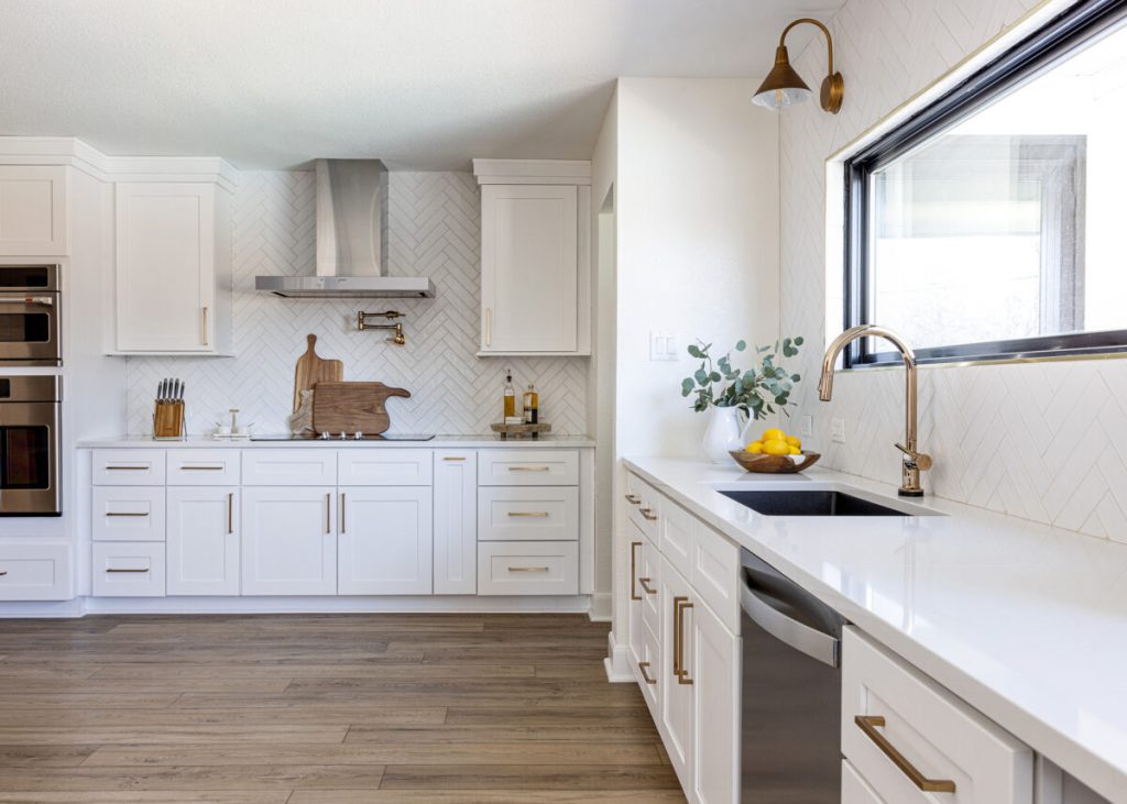 Cleanable and touch-safe kitchen countertops by Bethliving