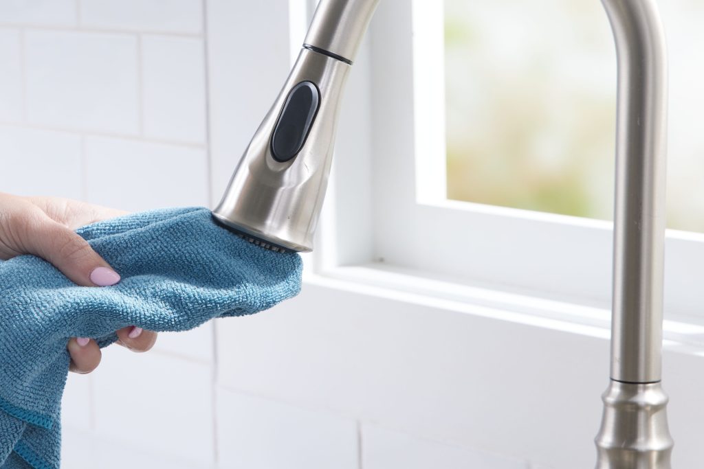 Unclogging Faucet Head with Vinegar