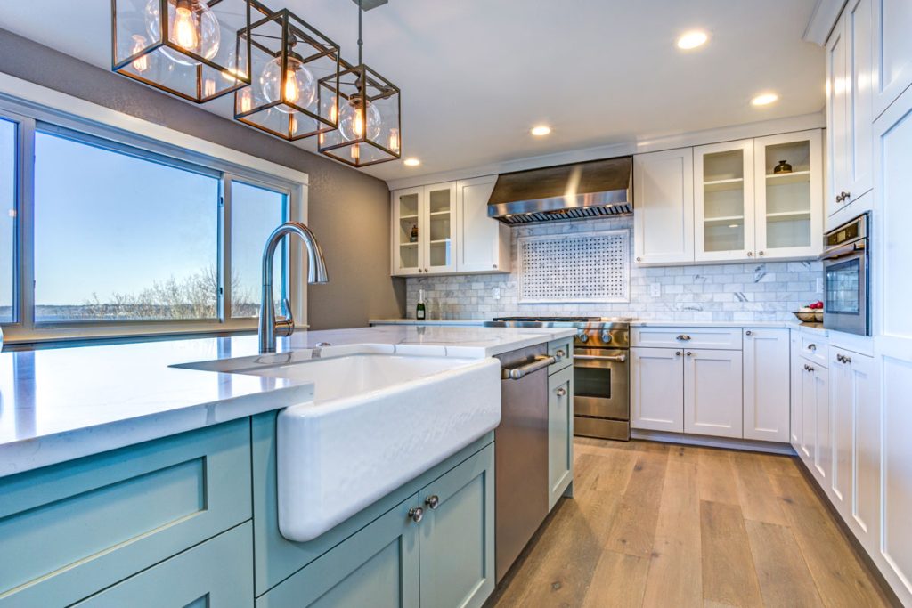 Classic white modular kitchen design.
