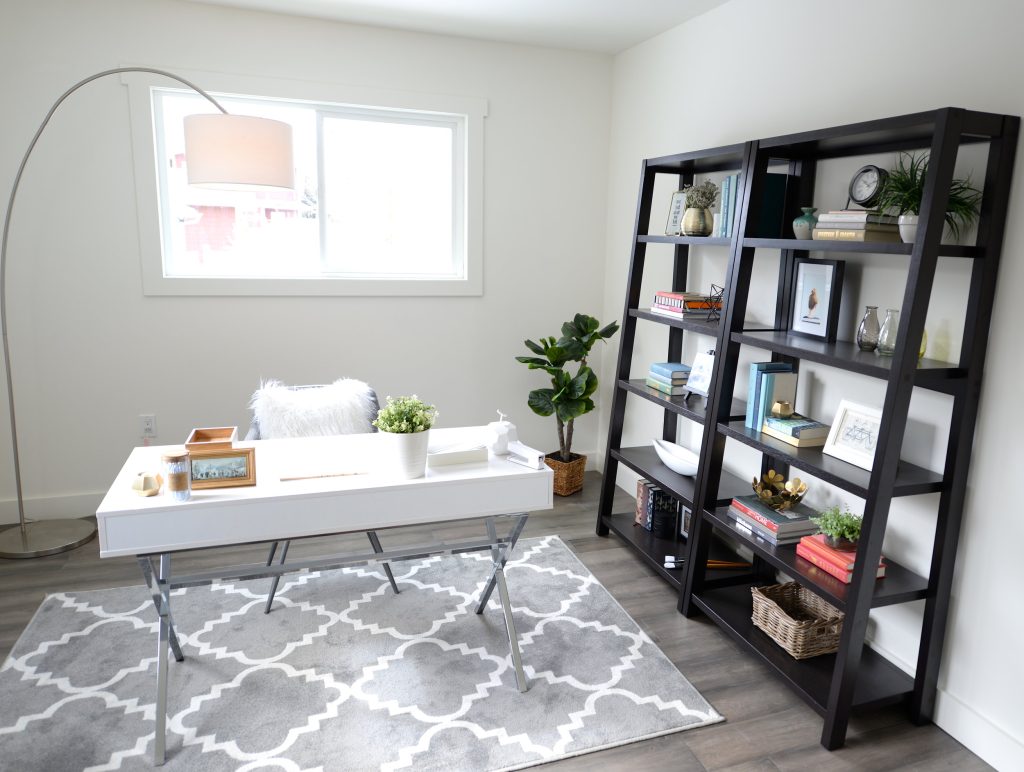 A clean and clutter-free home office with minimalistic decor, enhancing productivity and focus.